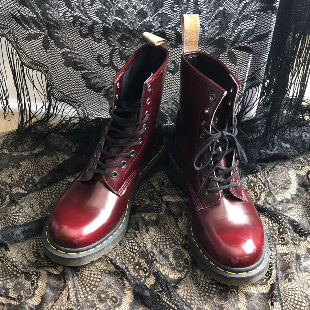 Dr Martens Cherry 1460 Vegan W8